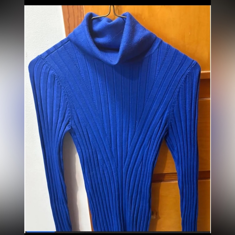 White House Black Market Royal Blue Ribbed Turtleneck Sweater